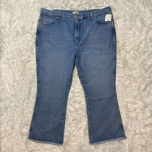 Wrangler Wrock High Rise Kicked Flare Jeans Frayed Raw Hem Size 35x27 NEW